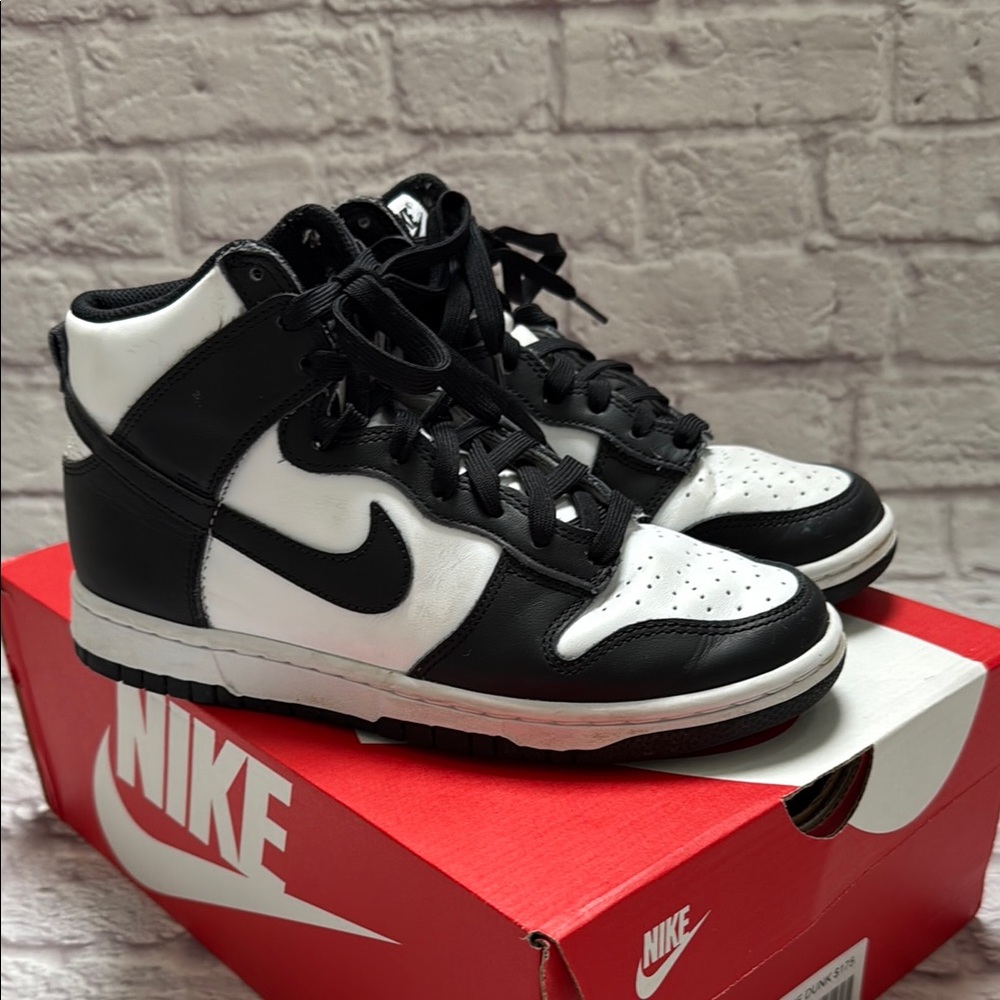 Nike Dunk High retro Black and White Sneakers Mens 6.5 or women’s (8)
